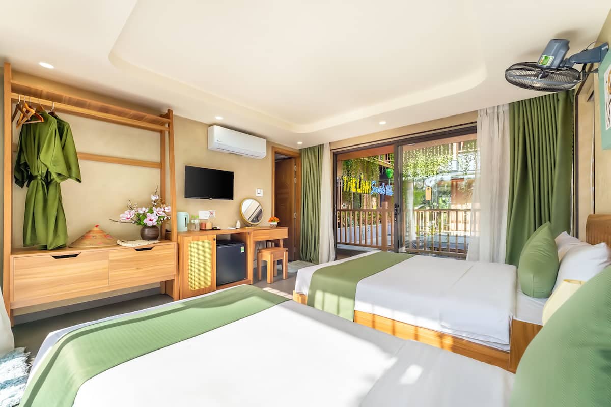 1 bedroom, hypo-allergenic bedding, minibar, in-room safe