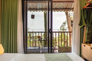 Chambre Double Deluxe, 1 grand lit, balcon, vue jardin | Literie hypoallergénique, minibar, coffres-forts dans les chambres