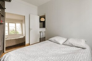 1 camera, Wi-Fi, lenzuola