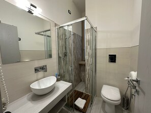 Comfort Double Room | Bathroom | Shower, rainfall showerhead, hair dryer, towels - Residenza Suarez (Naples)