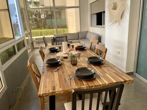 Appartement Élite, 3 chambres, accessible aux personnes à mobilité réduite, accès piscine | Terrasse/Patio