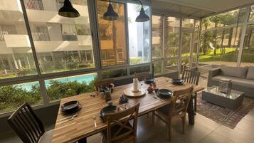 Elite appartement, 3 slaapkamers, toegankelijk voor mindervaliden, toegang tot zwembad | Terras