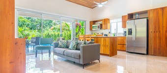 Two bedroom. Ojochal. Private pool. Minutes to beach