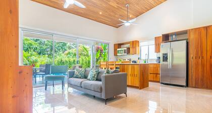 Two bedroom. Ojochal. Private pool. Minutes to beach