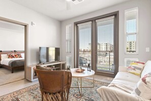 1 bedroom, iron/ironing board, WiFi, bed sheets - CozySuites PHX RORO Gym, Pool, Pets, Parking! #2 (Phoenix)