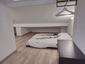 1 chambre, fer et planche à repasser, Wi-Fi, draps fournis