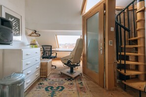 Apartamento básico, varias camas | 3 dormitorios, tabla de planchar con plancha, ropa de cama
