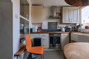 Leilighet – basic, flere senger | Eget kjøkken | Kjøleskap, mikrobølgeovn, ovn og kokeplater