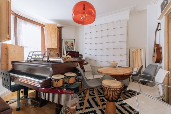 Basic Apartment, Multiple Beds | Interior - Vibrant & Eclectic 3 Bedroom Flat - Bedminster, Bristol! (Bristol)