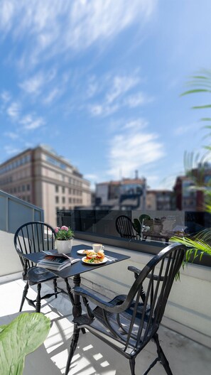 Suite familiale, balcon, vue sur la ville | Vue sur la ville