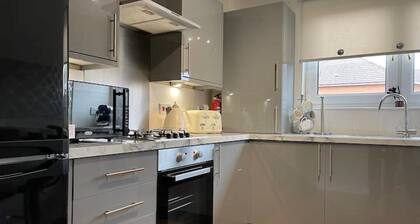 HLA KING COURT APARTMENT 2