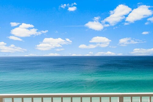 Spectacular Big 3BD Beachfront Condo!  Sleeps 10