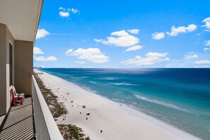 Beach nearby - Spectacular Big 3BD Beachfront Condo! Sleeps 10 (Panama City Beach)