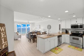 冷蔵庫、電子レンジ、オーブン、食器洗い機