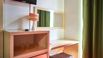 Economy Room | 1 bedroom, desk, free WiFi