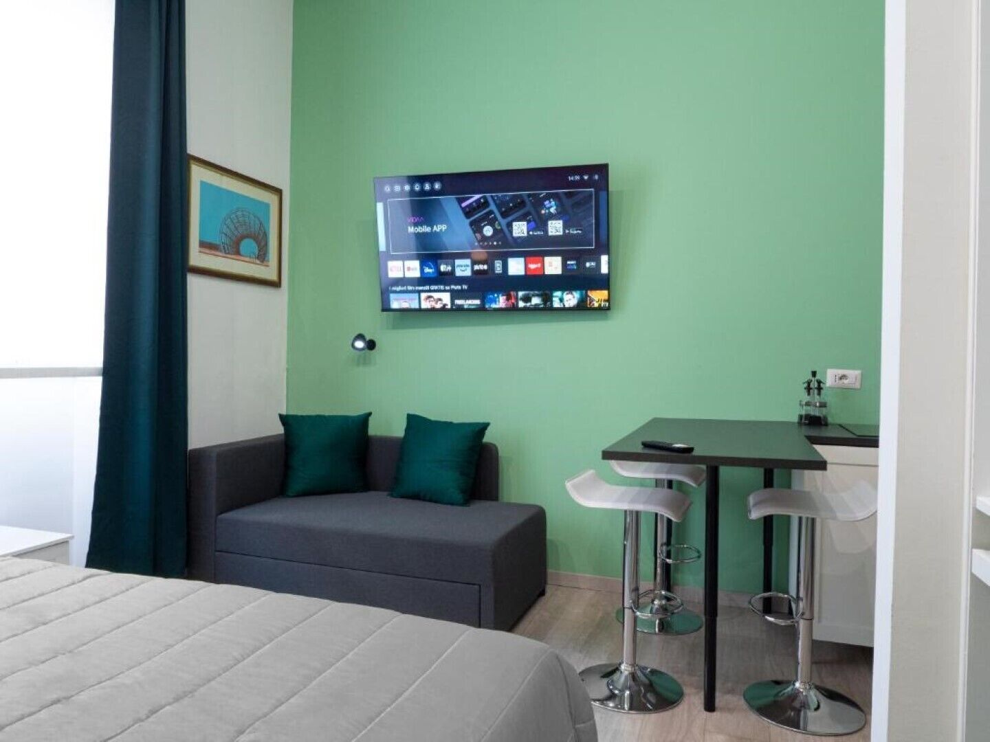 1 bedroom, in-room safe, iron/ironing board, free WiFi