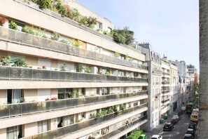 Exterior - Family apartment for 2 adults and 3 children (Paris)