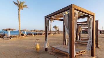 Privatstrand, Cabañas (kostenlos), Liegestühle, Sonnenschirme