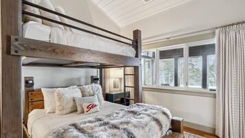 4 間睡房、書桌、熨斗/熨衫板、免費 Wi-Fi