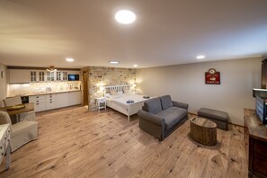 Lit avec matelas en mousse à mémoire, coffre-fort, décor unique