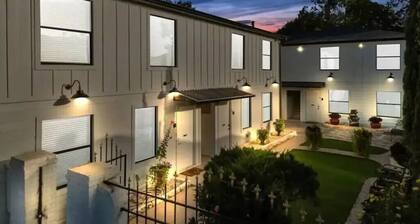 1BR Getaway Sleeps 2 Near Med Center & UH