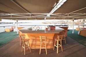 Bar (in der Unterkunft)