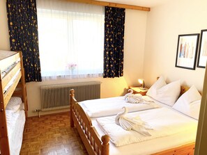1 bedroom, iron/ironing board, free WiFi, bed sheets - Mountain View Top 1-One Bedroom Apartment (Kaprun)