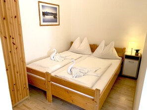 Iron/ironing board, free WiFi, bed sheets - Mountain Breezes Studio- Top 3 (Kaprun)