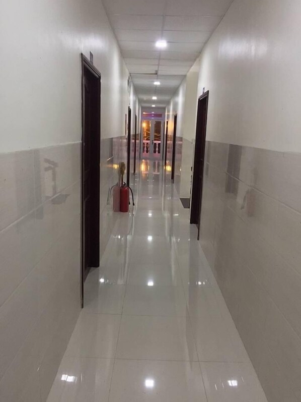 Double Room | Individually furnished, desk, free WiFi, bed sheets - Nhà nghĩ Thanh Vân 1 (Chau Doc)