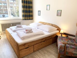 1 chambre, fer et planche Ă repasser, Wi-Fi gratuit, draps fournis