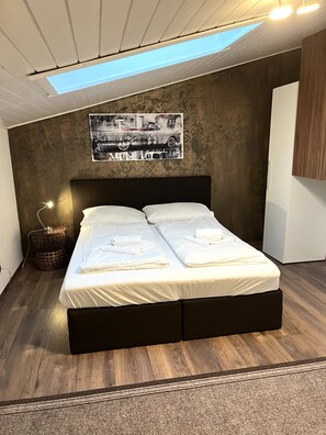 2 bedrooms, free WiFi, bed sheets - Penthouse 82- 2 Bedroom Apartment (Kaprun)