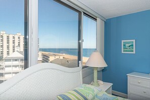 2 bedrooms, WiFi, bed sheets - Beautiful sunset and ocean view from 2 Bedroom Condo with Free WiFi and an Outdoor Pool Located in Midtown Only Steps to Beach! (Ocean City)