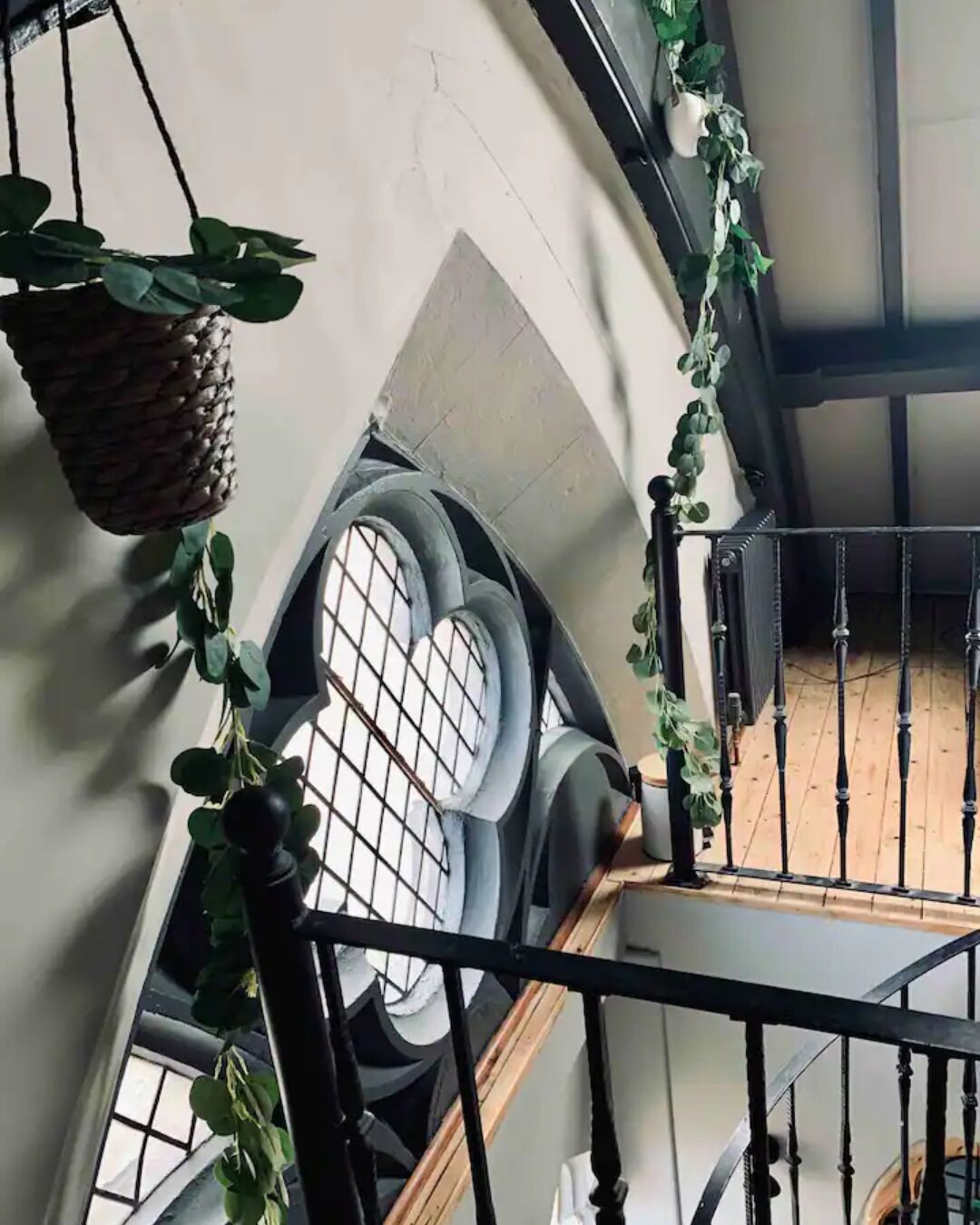 المنشأة من الداخل