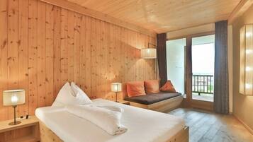 Rom – basic | Allergitestet sengetøy, safe på rommet og skrivebord