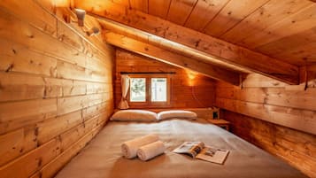 Family House, Multiple Bedrooms (Chalet Soleada) | 2 bedrooms, laptop workspace, iron/ironing board, free WiFi