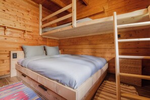 Rumah Keluarga, beberapa kamar (Chalet Soleada) | 2 kamar tidur, ruang kerja ramah laptop, dan setrika/meja setrika