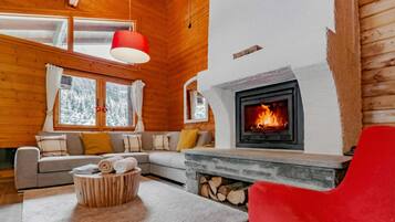 21-inch Smart TV with cable channels, fireplace