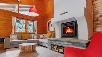 21-Zoll-Smart-TV mit Kabelempfang, Kamin