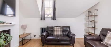 TV connectée, livres, écrans d'ordinateur