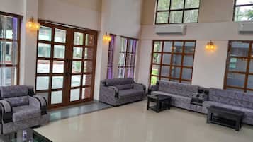 Khu tiếp khách ở sảnh