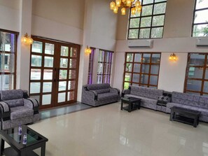 Lobby sitting area - Arunya Hotel & Resort (Rajgir)