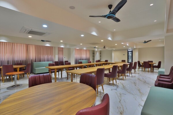 Hotel Empyrean - Gandhinagar