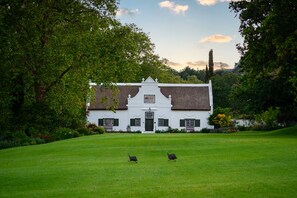 Front of property - Navarre Residence (Stellenbosch)