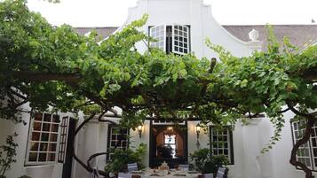 Villa | Terrace/patio