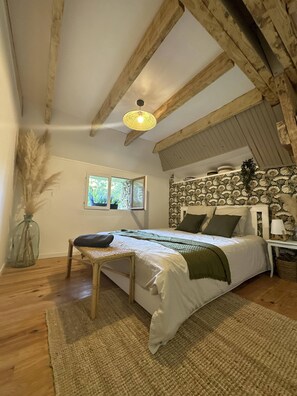 5 slaapkamers, een strijkplank/strijkijzer, wifi, beddengoed