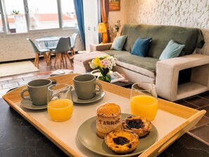 Smart TV - Fully equipped, by the sea in a quiet residential area near Olhão. (Moncarapacho)