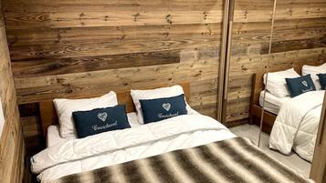 2 habitaciones, escritorio, tabla de planchar con plancha y wifi