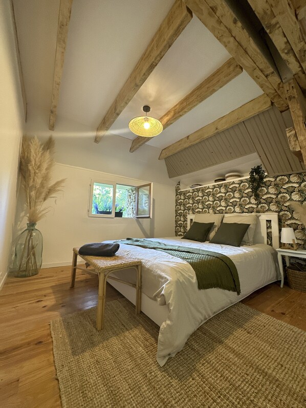 Family House | 5 bedrooms, blackout curtains, iron/ironing board, free WiFi