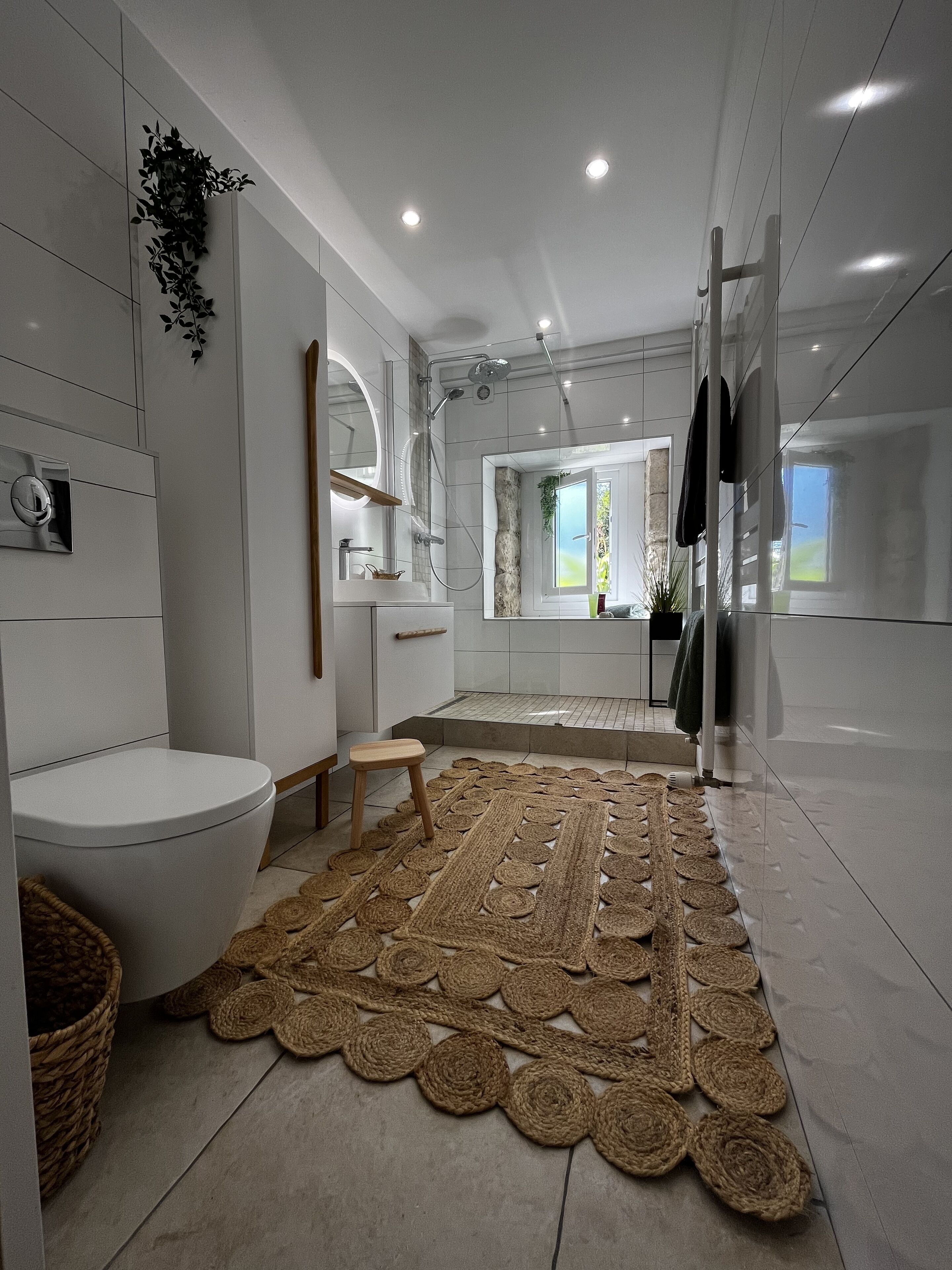 Family House | Bathroom