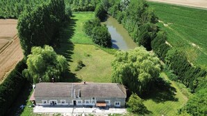 Familiehus | 5 soverom, blendingsgardiner, strykejern/-brett og wi-fi (inkludert)